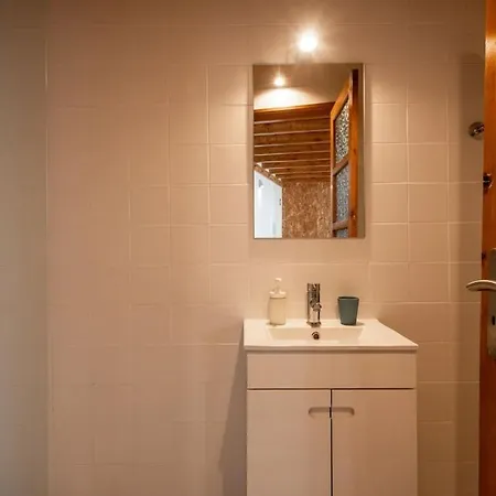 Daire Breezy Sunlit Loft In Porto Brandao Caparica