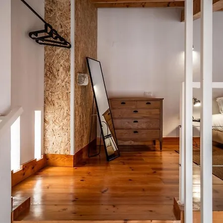 Breezy Sunlit Loft In Porto Brandao * Caparica